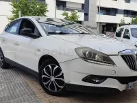 Usado Lancia Delta 120 CV (88 kW) 2010 Blanco Utilitario
