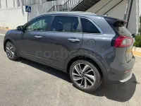Usado Kia Niro 141 CV (103 kW) 2020 Gris / plata SUV