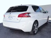 Usado Peugeot 308 Allure 130 CV (95 kW) 2019 Blanco