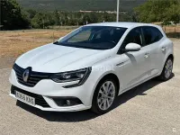 Usado Renault Mégane IV Bose Edition 130 CV (95 kW) 2018 Blanco Berlina