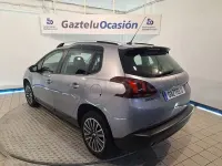 Usado Peugeot 2008 Signature Sky 100 CV (73 kW) 2019 Gris / plata SUV