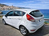 Usado Ford Fiesta Titanium 101 CV (74 kW) 2015 Blanco Berlina