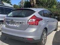 Usado Ford Focus Trend 125 CV (91 kW) 2013 Gris / plata Berlina