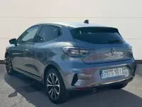 Usado Renault Clio V Techno 100 CV (73 kW) 2025 Gris / plata Berlina