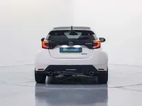 Usado Toyota Yaris 261 CV (191 kW) 2021 Blanco Utilitario