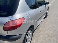 Usado Peugeot 206 75 CV (55 kW) 2000 Gris / plata Berlina