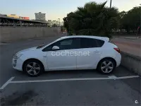 Usado Opel Astra Enjoy 100 CV (73 kW) 2010 Blanco Berlina