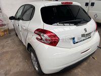 Usado Peugeot 208 Access 82 CV (60 kW) 2015 Blanco Utilitario