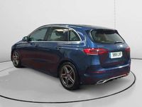 Usado Mercedes B180 AMG line 116 CV (85 kW) 2021 Azul Monovolumen