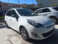 Usado Renault Grand Scénic III Dynamique 130 CV (95 kW) 2012 Blanco Monovolumen