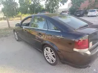 Usado Opel Vectra Elegance 120 CV (88 kW) 2005 Negro Berlina