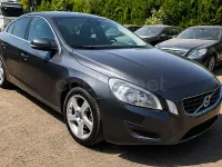 Usado Volvo S60 Momentum 115 CV (84 kW) 2012 Gris / plata Berlina