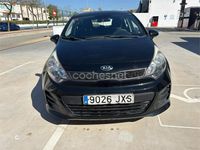 Usado Kia Rio 84 CV (61 kW) 2017 Negro Berlina
