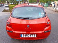 Usado Renault Clio II Dynamique 85 CV (62 kW) 2007 Rojo Berlina