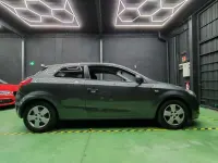 Usado Kia ProCeed 90 CV (66 kW) 2010 Gris Utilitario