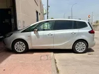Usado Opel Zafira Tourer Excellence 140 CV (102 kW) 2017 Gris / plata Monovolumen
