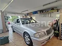 Usado Mercedes C280 193 CV (141 kW) 1998 Gris / plata Berlina