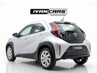 Usado Toyota Aygo X Play 72 CV (52 kW) 2023 Gris / plata SUV