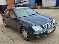Usado Mercedes C320 Elegance 224 CV (164 kW) 2007 Verde Berlina