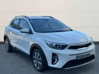 Usado Kia Stonic 84 CV (61 kW) 2023 Blanco SUV