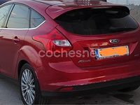 Usado Ford Focus Trend 125 CV (91 kW) 2012 Granate Berlina