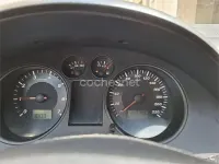 Usado Seat Ibiza Stylance 75 CV (55 kW) 2003 Rojo Utilitario