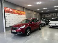 Usado Peugeot 2008 Allure 120 CV (88 kW) 2018 Rojo SUV
