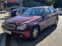 Usado Mercedes C220 Elegance 143 CV (105 kW) 2002 Granate Berlina
