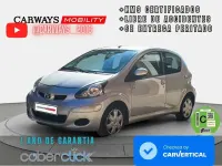 Usado Toyota Aygo 68 CV (50 kW) 2010 Gris Utilitario