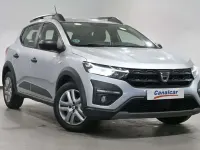 Usado Dacia Sandero Comfort 90 CV (66 kW) 2021 Gris Utilitario