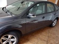 Usado Ford Focus Trend 109 CV (80 kW) 2009 Gris / plata Berlina