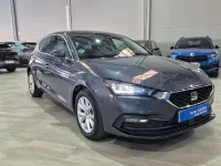 Usado Seat Leon Style 116 CV (85 kW) 2025 Gris / plata Berlina