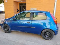 Usado Fiat Punto 60 CV (44 kW) 2002 Azul Utilitario