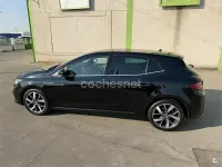 Usado Renault Mégane IV Bose Edition 130 CV (95 kW) 2018 Negro Berlina