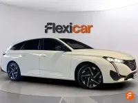 Usado Peugeot 308 Allure 130 CV (95 kW) 2023 Blanco Berlina
