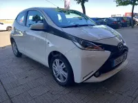 Usado Toyota Aygo X-cite 69 CV (50 kW) 2016 Blanco Utilitario