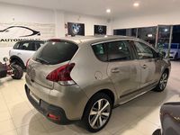 Usado Peugeot 3008 GT-line 120 CV (88 kW) 2016 Beige SUV