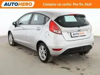 Usado Ford Fiesta Trend 82 HP (60 kW) 2017 Cinzento Sedan