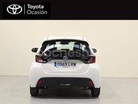 Usado Toyota Yaris Hybrid Active 116 CV (85 kW) 2021 Blanco Berlina