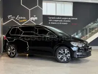 Usado VW Touran Advance 150 CV (110 kW) 2022 Negro Monovolumen