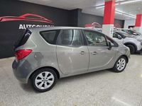 Usado Opel Meriva Enjoy 120 CV (88 kW) 2010 Gris Monovolumen