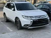 Usado Mitsubishi Outlander Motion 150 CV (110 kW) 2018 Blanco SUV