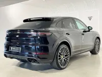 Usado Porsche Cayenne E-Hybrid Platinum Edition 462 CV (339 kW) 2022 Negro SUV