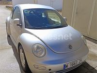 Usado VW New Beetle 102 CV (75 kW) 2000 Gris / plata Utilitario