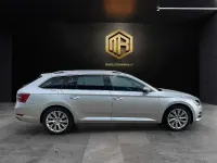 Usado Skoda Superb Style 150 CV (110 kW) 2022 Plateado Familiar