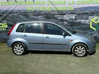 Usado Ford Fiesta Ghia 68 CV (50 kW) 2006 Azul Utilitario