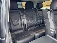 Usado Mercedes V220 Avantgarde 163 CV (119 kW) 2022 Gris / plata Monovolumen