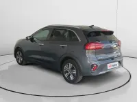 Usado Kia Niro 141 CV (103 kW) 2020 Gris SUV