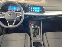 Usado VW Golf VIII Trendline 110 CV (80 kW) 2022 Blanco puro Utilitario