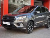 Usado Ford Kuga ST-Line 150 CV (110 kW) 2018 Gris SUV